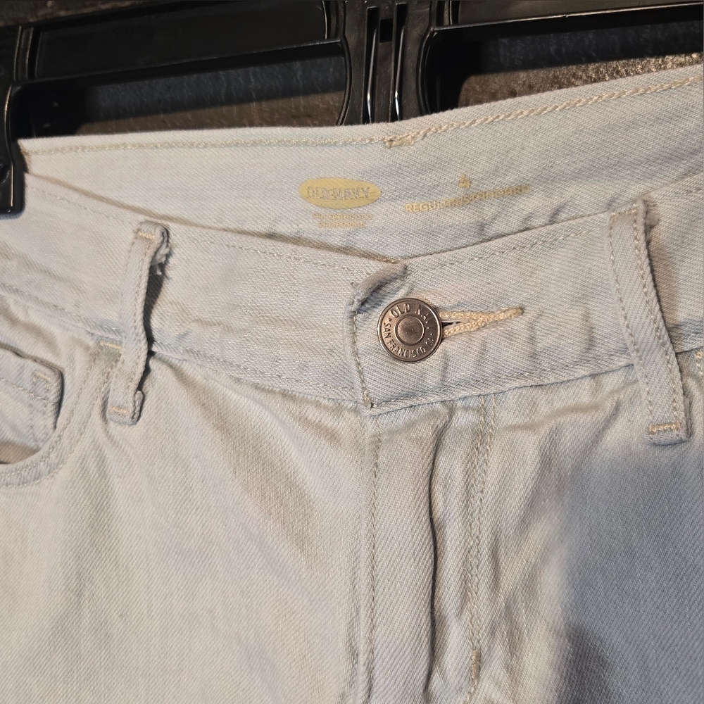 Old Navy Light Wash Low Rise Denim Shorts - Picture 2 of 6